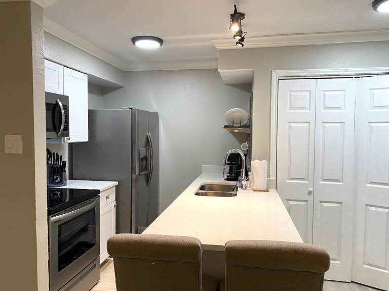 I32 – World Cup Stay - 18 min to AT&T - Sleeps 2 - Free Parking — photo 4