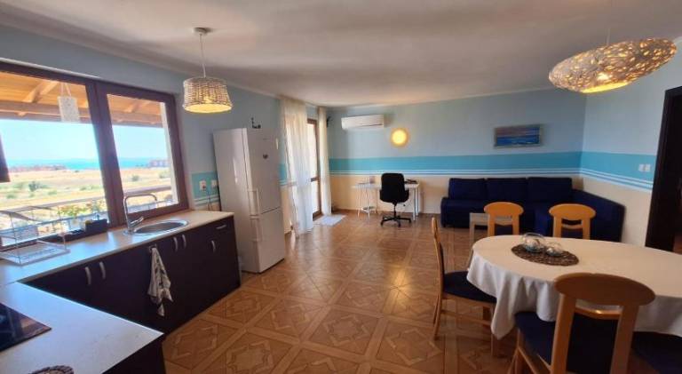Holiday apartment with pool & jacuzzi in Pomorie