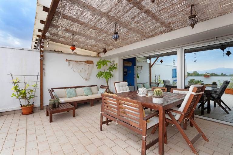 Apartment 'Attico Con Terrazza A Viareggio' with Mountain View, Shared Terrace and Air Conditioning in Viareggio