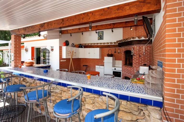 Gite with private pool, patio & grill — photo 4