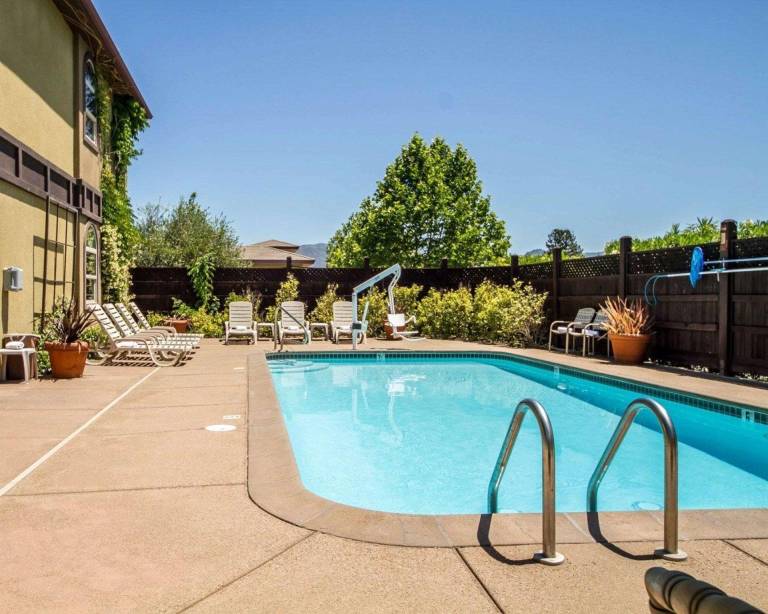 Comfort Inn & Suites Ukiah Mendocino County — photo 5