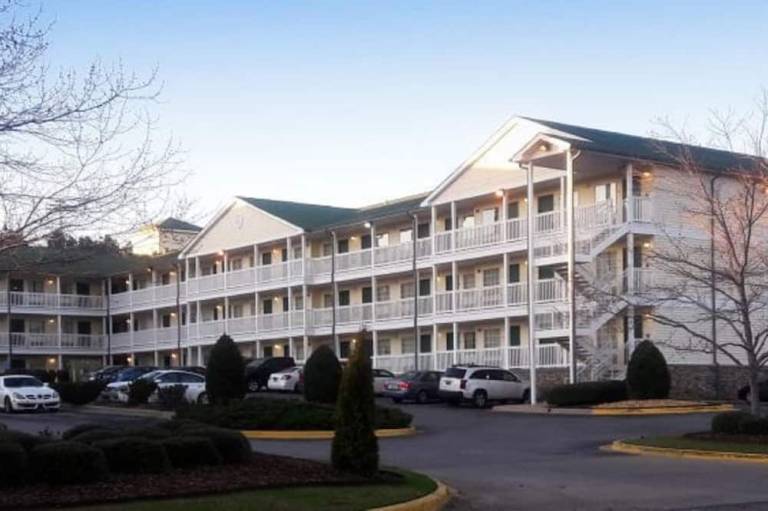 InTown Suites Extended Stay Birmingham AL Lakeshore Parkway