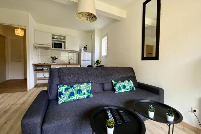 Rental apartment with pool & patio — photo 5