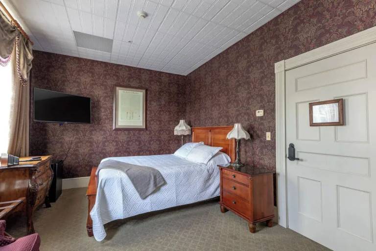 Bed and breakfast  Geneseo