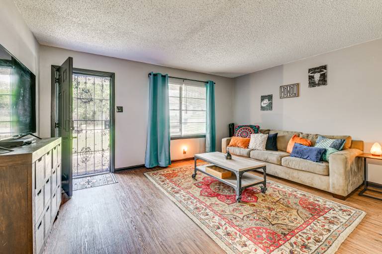 Eco Chic Sanctuary Steps From Trinity Trails