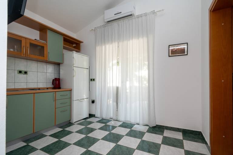 Two bedroom apartment with terrace Mandre, Pag (A-16836-b) — photo 5