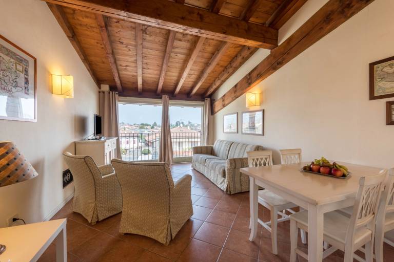 Apartment 'Antica Torre Byron' with Shared Pool, Wi-Fi and Air Conditioning — photo 5