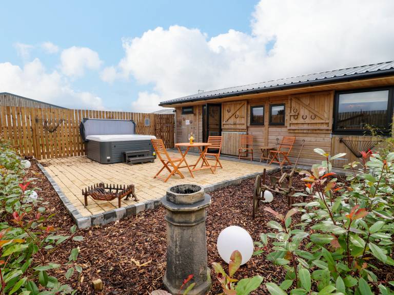 Cabin  Dalbury Lees