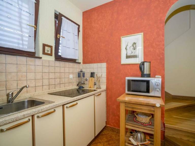 VILLA ROSSELLA 1 Two-Bedroom Apartment (Prunella) — photo 4
