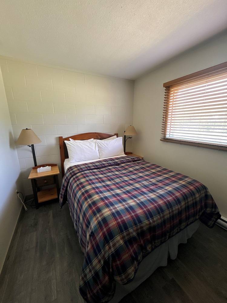 Motel Blue River