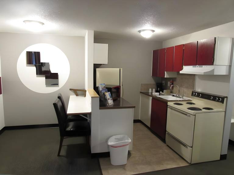 Kennewick Inn and Suites — photo 3