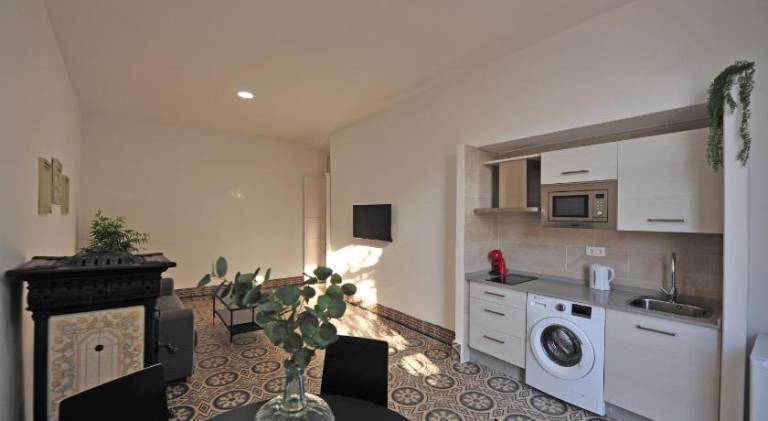 Wonderful rental apartment with patio & yard | Next to Alcázar of Jerez de la Frontera | Pet-friendly — photo 2