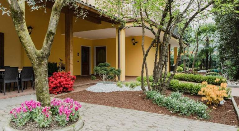 Holiday apartment with garden & terrace — photo 4