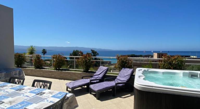 Villa with pool & hot tub — photo 3