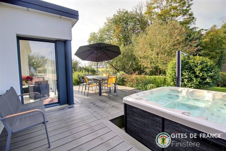 Gite with terrace, garden & grill — photo 3