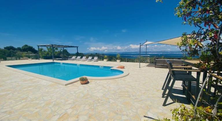 Villa with pool in Supetar