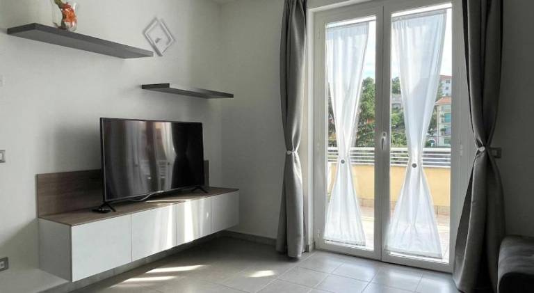 Rental apartment with 1 room for 6 persons in Loano