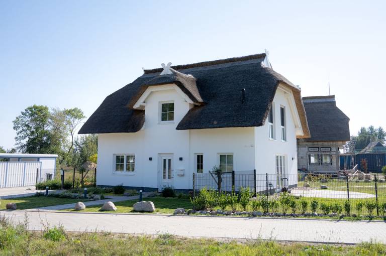 Hus in de Sünn – Reetdach-Ferienhaus am Hafen Puddemin | Rügen — photo 2