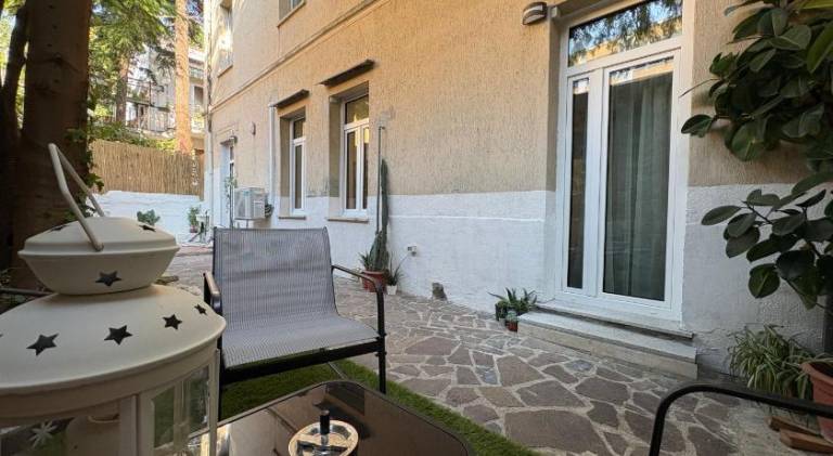 Apartment with yard — photo 4