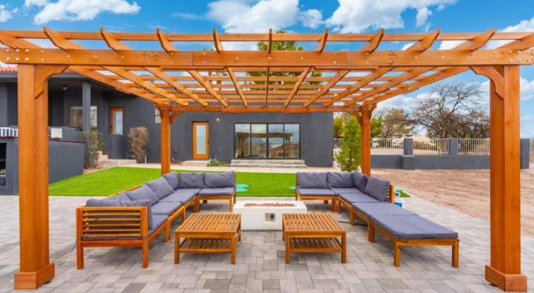Luxury 5BR Cottonwood Retreat with Pool and Panoramic Views — photo 3