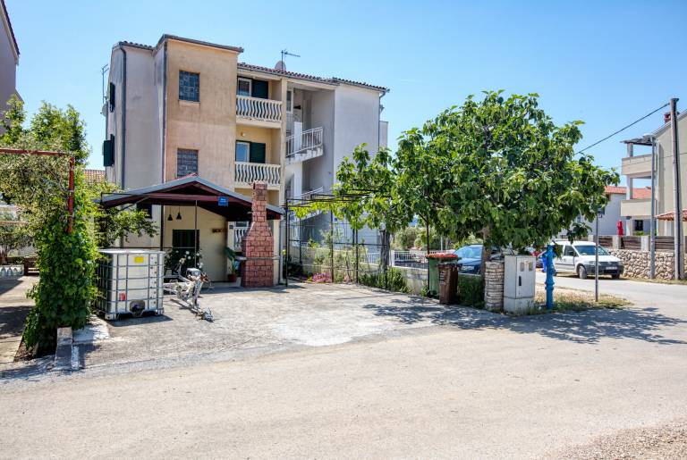 Two bedroom apartment with balcony and sea view Biograd na Moru, Biograd (A-18665-c) — photo 2