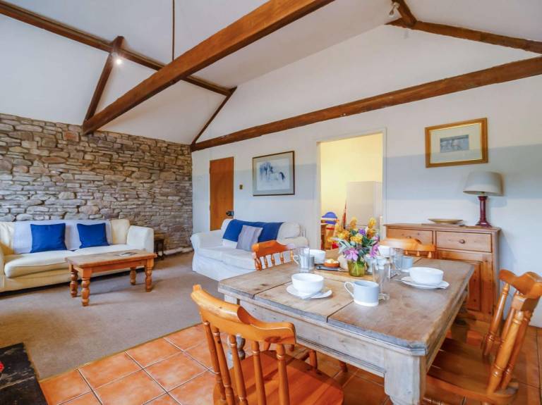 Fully equipped lovely cottage with pool & hot tub | Pets are welcome — photo 5