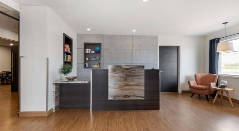 Villa Inn & Suites, SureStay Collection by Best Western — photo 3
