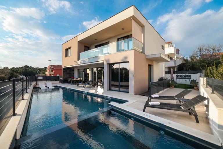 Children-friendly spacious villa with pool, garden & terrace | Pet-friendly — photo 5