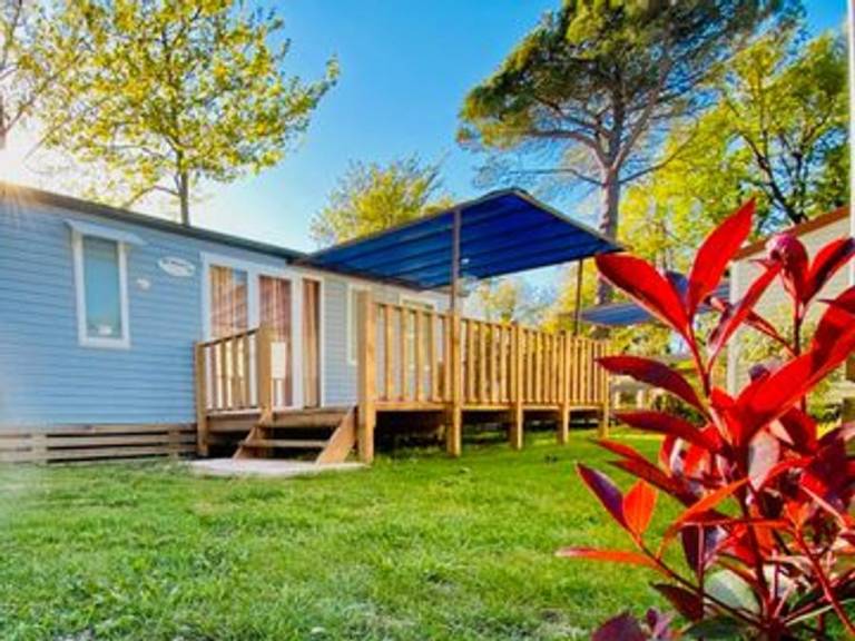 Mobile home with terrace & heated pool — photo 5