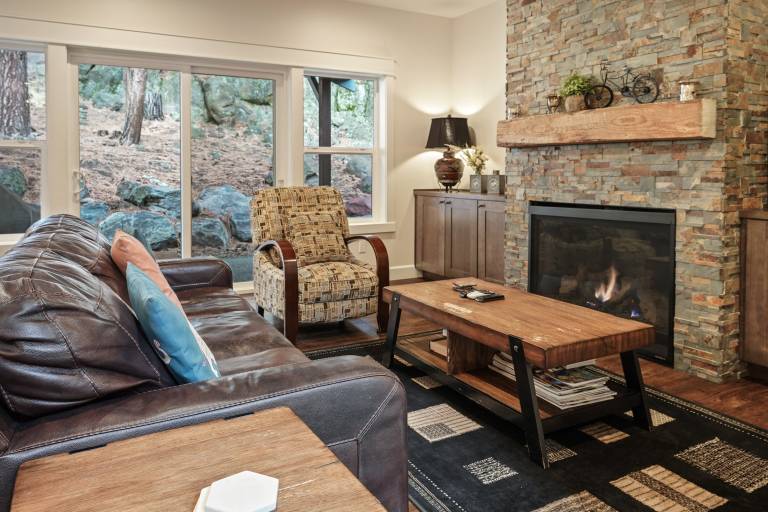 Trails End Retreat - Perfect Retreat Luxury Home, Guest Quarters, A/C, Foosball, Ping Pong — photo 4