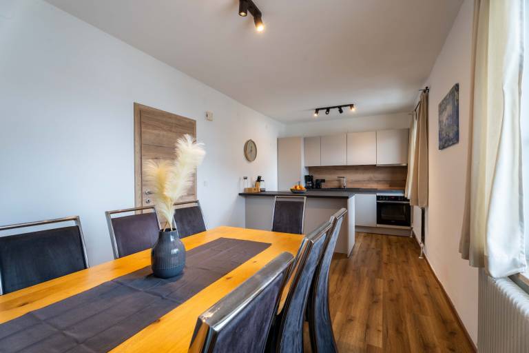 Family-friendly chalet with patio, barbecue & garden | Mountain view | Dogs allowed — photo 2