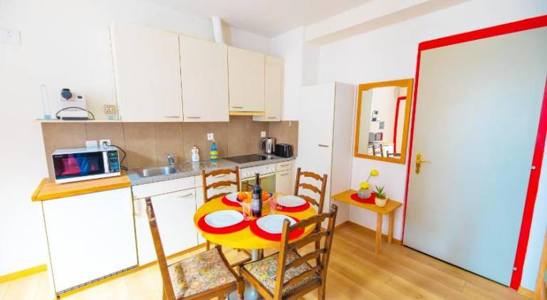 Holiday apartment with 3 rooms for 6 persons — photo 4