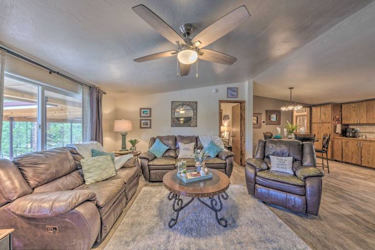 'Raven Hill Retreat'  Close to Midtown! — photo 4