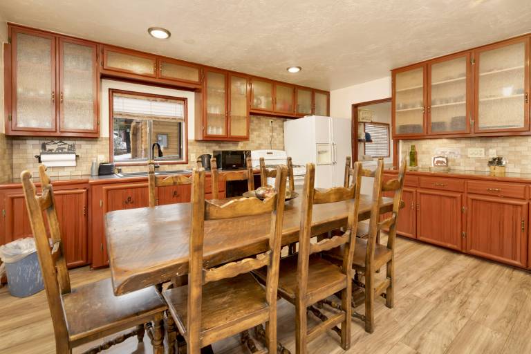 Cabin with jacuzzi & BBQ | Lake view — photo 4