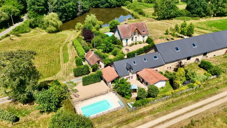 Children-friendly beautiful house with garden, private pool & fast internet | Garden view | Suitable for remote work | Pets are welcome — photo 3