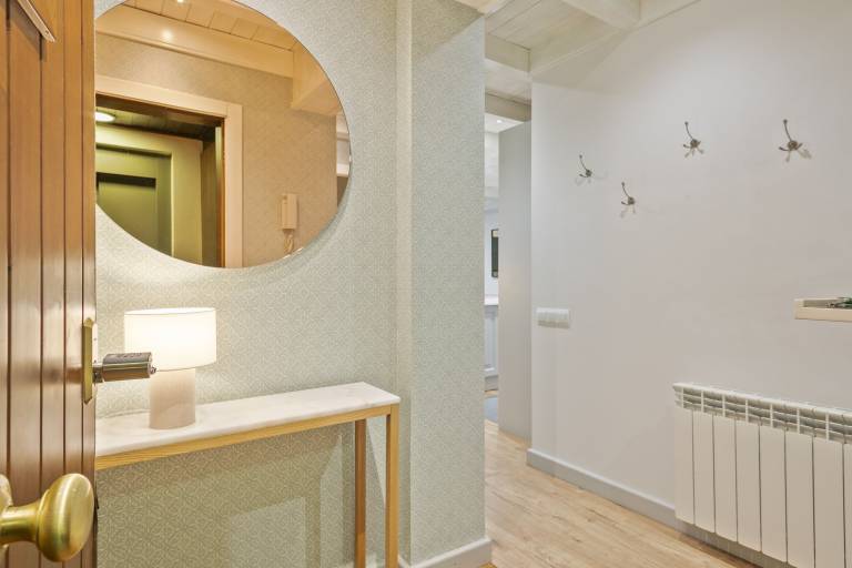 Apartment with yard, fast internet & terrace | Mountain view — photo 2