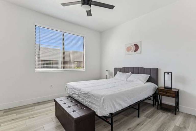 CozySuites Glendale Westgate w pool 16