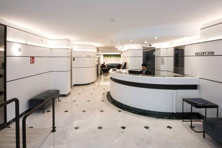Aparthotel  Sant Marti