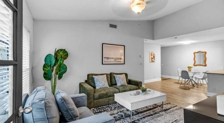 Rental apartment with pool — photo 2