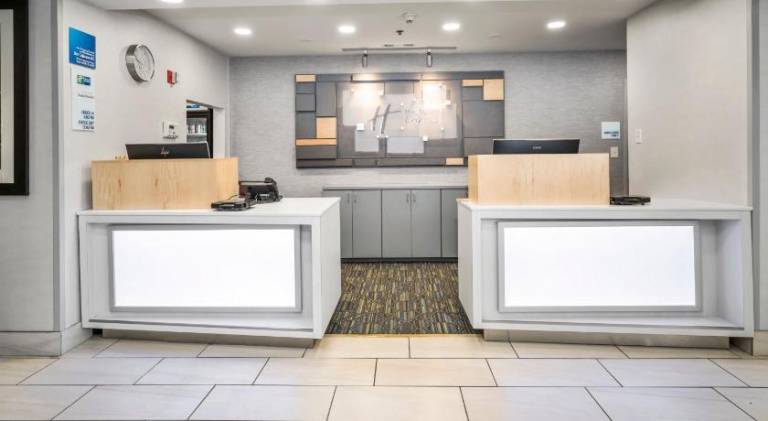 Holiday Inn Express Chicago Northwest-Vernon Hills By IHG — photo 5