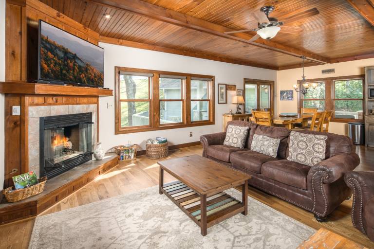 Child-friendly nice cabin with hot tub & barbeque | Mountain view | Pets are welcome — photo 4