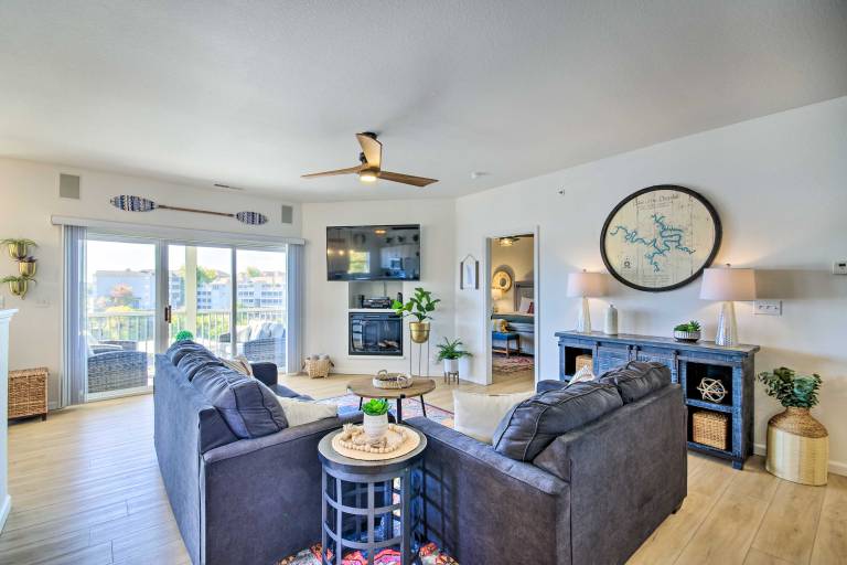 Lake Views + Pool Access: Lake Ozark Condo! — photo 3