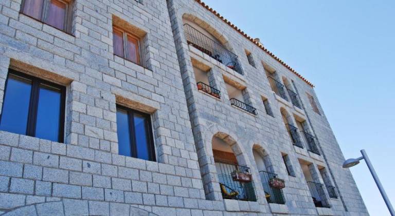 Apartment with terrace — photo 2