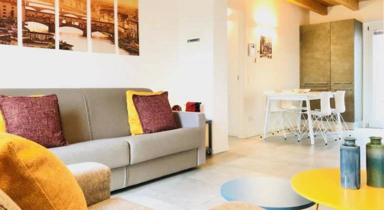 Apartment with yard & patio in Assago