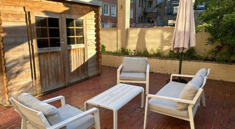 Apartment with patio — photo 3