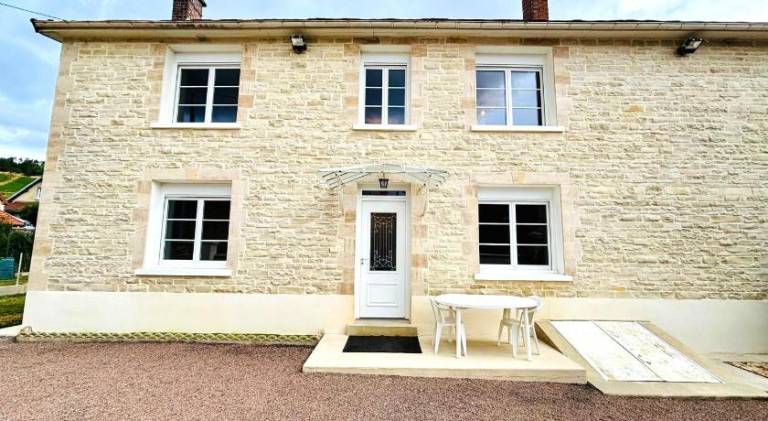 Vacation home with 2 rooms for 8 persons in Troyes