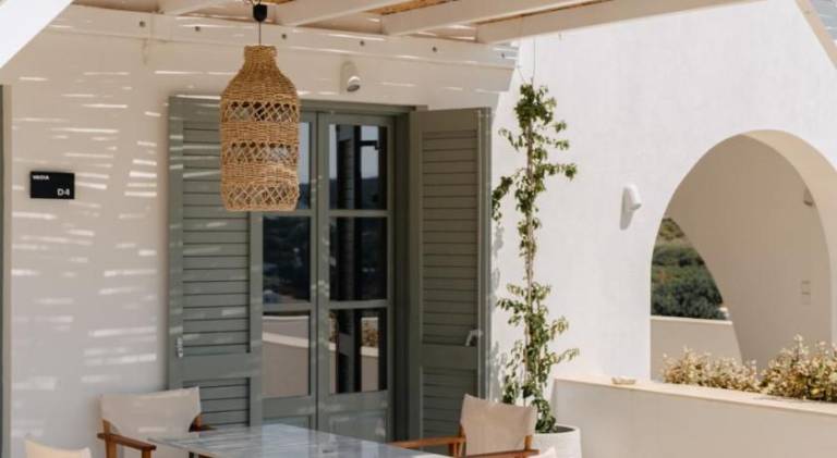 Serviced apartment with patio & yard | Good for workation in Patmos