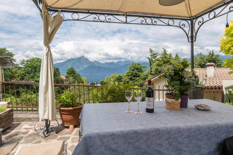 Holiday Apartment in San Zeno with Beautiful Lake View — photo 3
