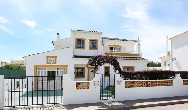 Villa with patio, private pool & BBQ — photo 4