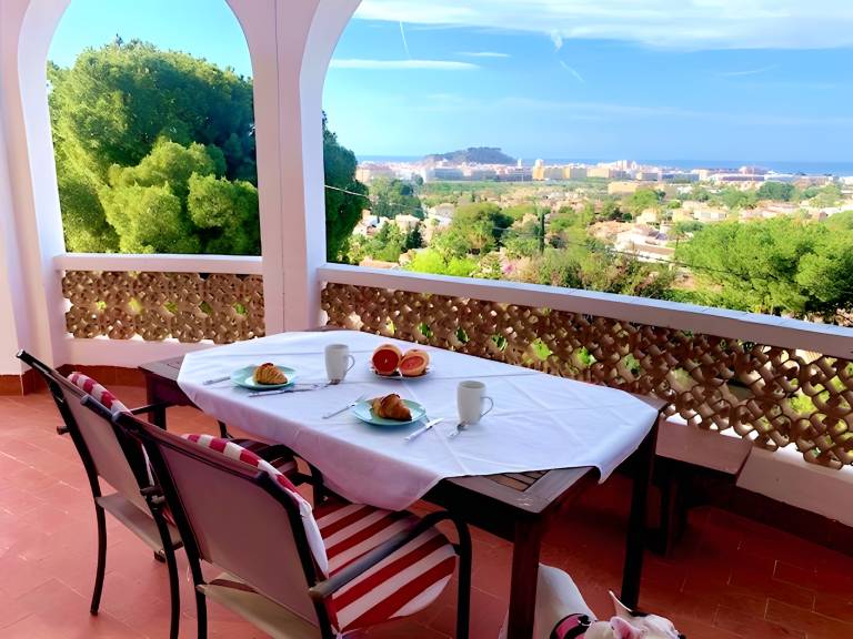 Holiday Home 'Villa Margarita' with Sea View, Wi-Fi and Air Conditioning — photo 2